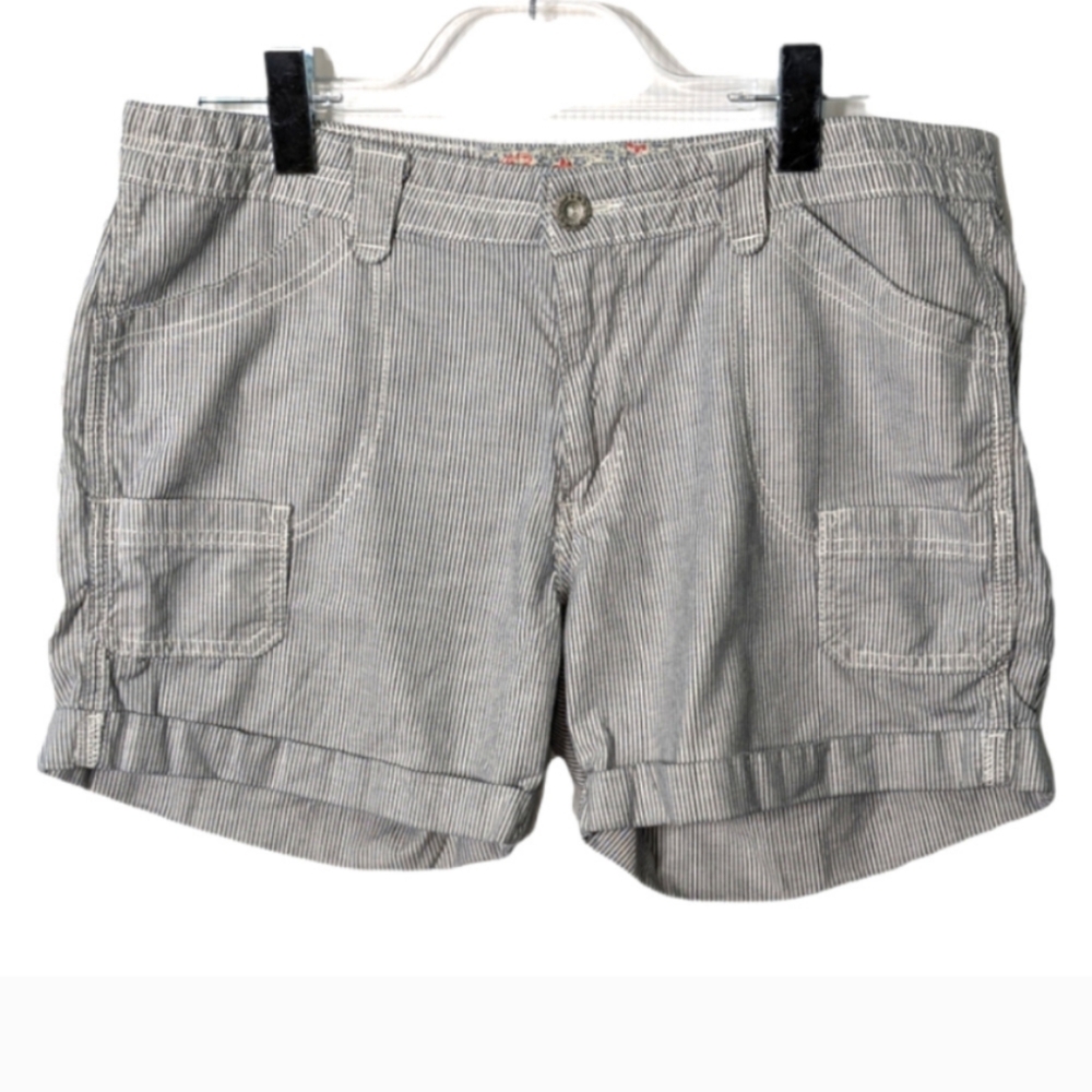 Levis Blue and White Pin Stripe Shorts Cotton Rolled Hem Pockets Women's Size 12